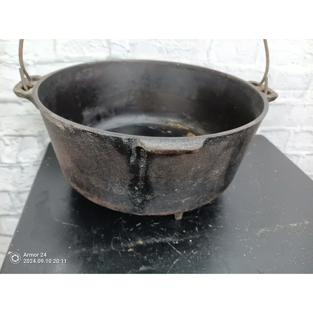 Griswold Cast Iron Pot 10,  3 Footed Cauldron  Antique Hanging (Has Crack) RARE